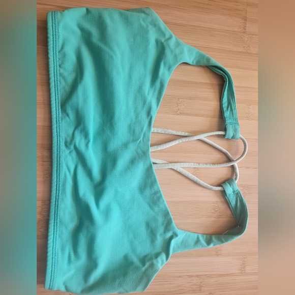 Lululemon sports bra - Picture 3 of 3